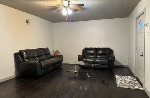 Kyle Apartment | Charming 2-bedroom apartment with AC and WiFi in marvelous Kyle