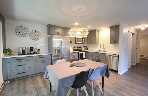 Olde Town House | Charming 2-bedroom at Issaquah Front St