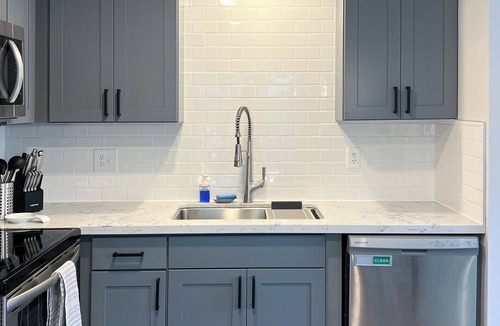 Olde Town House | Charming 2-bedroom at Issaquah Front St