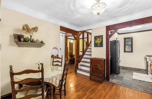 Hazel Park House | Charming 2-bedroom bungalow with WiFi, AC in Hazel Park