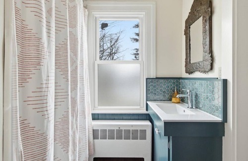 Vergennes Bed & Breakfast | Charming 2-bedroom bed & breakfast in welcoming Vergennes with WiFi, AC