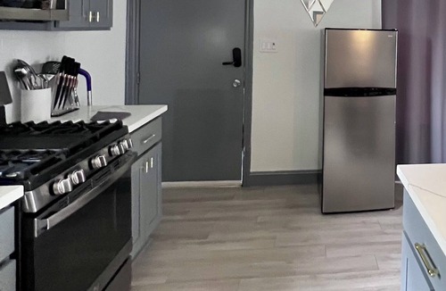 Klein House | Charming 2-bedroom building in fabulous Houston with AC, WiFi