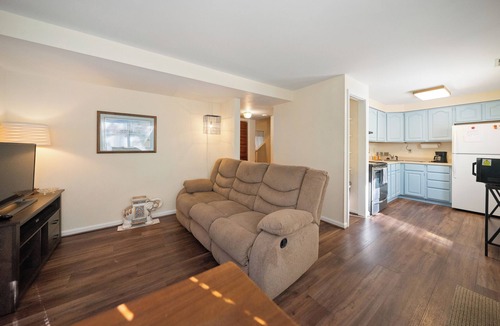 Great Mills House | Charming 2-bedroom Cap Cod style cottage