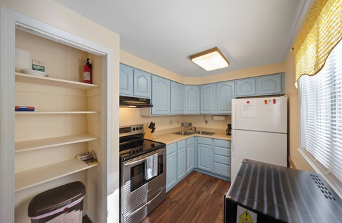 Great Mills House | Charming 2-bedroom Cap Cod style cottage