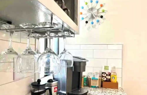Downtown Greensboro Condo | Charming 2-bedroom condo with AC and WiFi in brilliant Greensboro