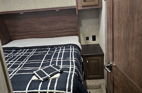 San Rafael House | Charming 2-bedroom C-class with WiFi, AC in San Rafael minutes from BLM Hunting