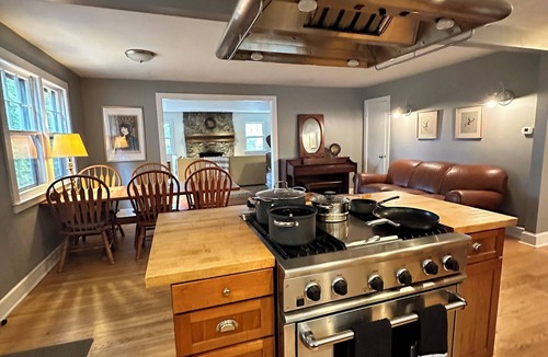 Marble Dale Cottage | Charming 2-bedroom country cottage bordering on land trust in Washington, CT