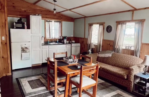 Mooers Forks Cabin | Charming 2-bedroom cabin with AC in West Chazy