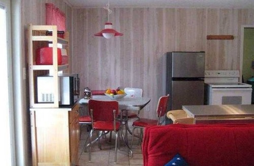 Kingsland Cabin | Charming 2-bedroom cabin in Kingsland with boat lift, lake access, WiFi and AC