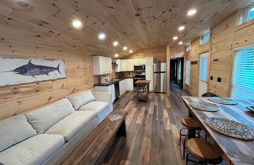 Camp Dix Cabin | Charming 2 Bedroom Cabin in Vanceburg + RV Hookup Available