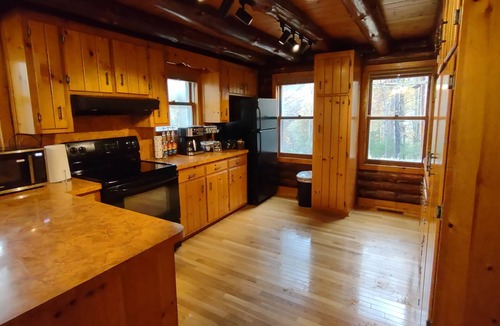 Waterfall Cabin | Charming 2-bedroom cabin in pleasant Waterfall