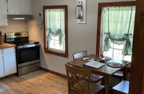 Deer Cabin | Charming 2-bedroom cabin in Deer with AC, WiFi