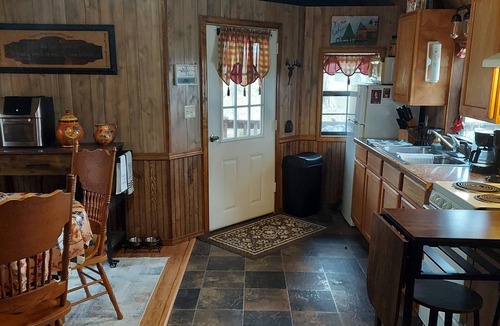 Wickes Cabin | Charming 2-bedroom cabin close to The Cossatot River.