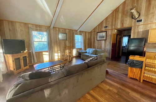 Zwolle Cabin | Charming 2-Bedroom Cabin with Full Kitchen, Vaulted Ceiling & Lake Views