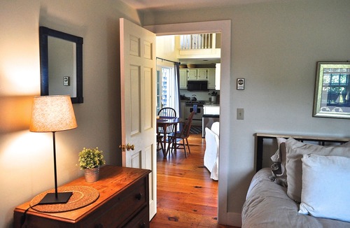 Tom Nevers Cottage | Charming 2 Bedroom Cottage