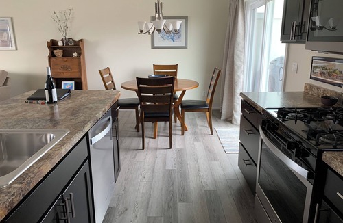 Fennville Condo | Charming 2-bedroom condo in nice Douglas with Pool