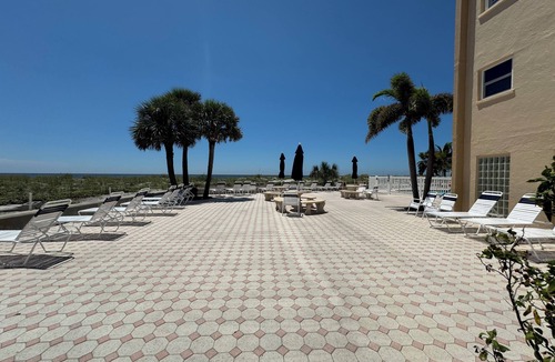 Venice Condo | Charming 2-bedroom condo with direct beach access and pool in wonderful Venice