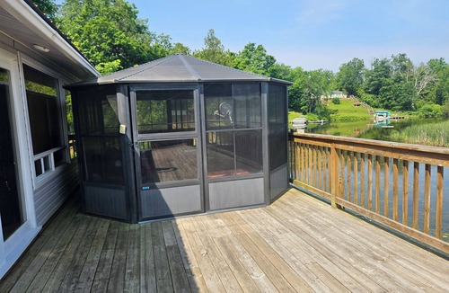 Campbellford Cottage | Charming 2-bedroom cottage in Harcourt with AC, WiFi