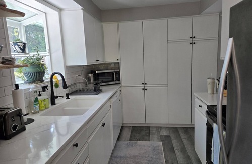 Florence Cottage | Charming 2-bedroom cottage near Heceta Beach