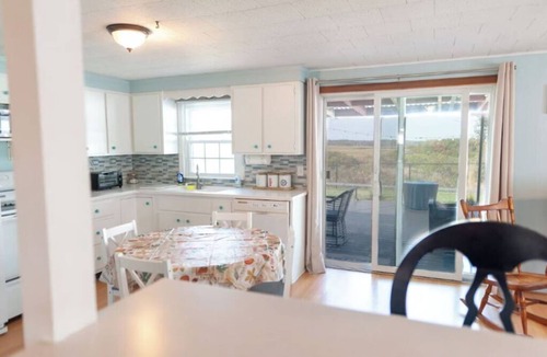 Seabrook House | Charming 2-bedroom cottage at fabulous Seabrook Beach with breathtaking sunsets!