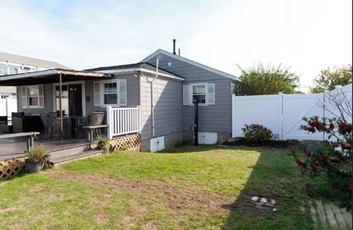 Seabrook House | Charming 2-bedroom cottage at fabulous Seabrook Beach with breathtaking sunsets!