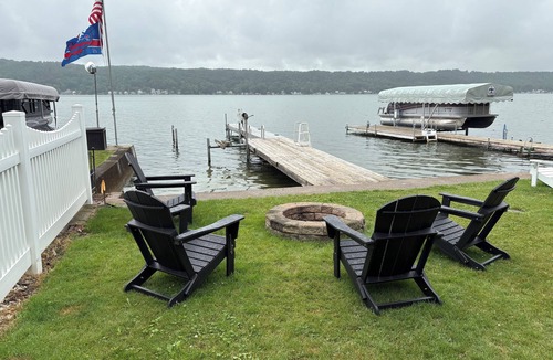 Conesus Cottage | Charming 2-bedroom cottage directly on the water with AC, WiFi on Conesus lake