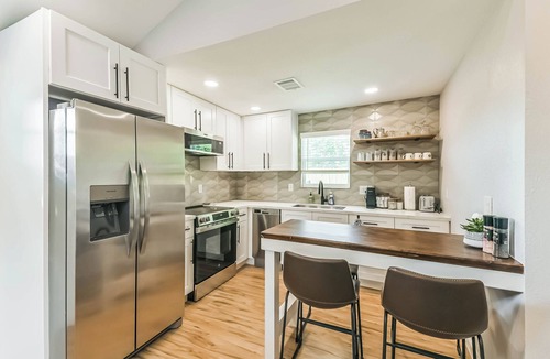 Barker Cottage | Charming 2-bedroom cottage in Cypress with WiFi, AC, & privately gated driveway
