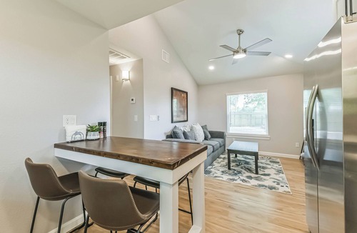 Barker Cottage | Charming 2-bedroom cottage in Cypress with WiFi, AC, & privately gated driveway
