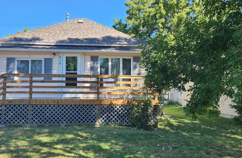 Kearney Cottage | Charming 2-bedroom cottage in Kearney with WiFi and AC