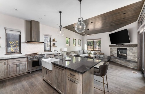 Ponderosa Palisades Cottage | Charming 2-bedroom cottage up against the forest in Schaffer's Mill