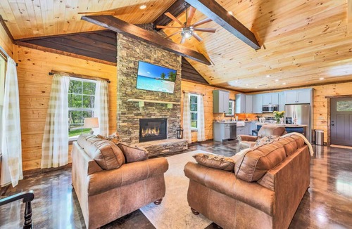 Walland Cottage | Charming 2-bedroom cottage with Hot tub, Fire Pit, WiFi, AC in Walland