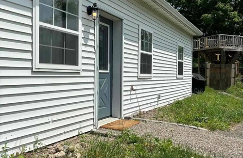 Town of Ledyard Cottage | Charming 2-bedroom cottage in Aurora at Heartbeat Farm