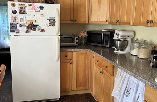 Veazie Cottage | Charming 2-bedroom Cottage in Tranquil Veazie
