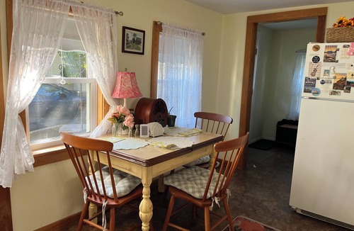 Veazie Cottage | Charming 2-bedroom Cottage in Tranquil Veazie