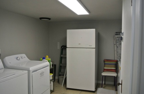 Vernon House | Charming 2-bedroom Craftsman in Vernon with AC, Wi-Fi and large back porch.