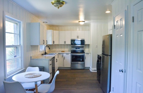 Sheffield Park House | Charming 2-Bedroom Duplex in the lovely Plaza Midwood