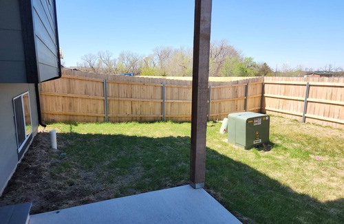 Bel Aire House | Charming 2-bedroom duplex with AC in Bel Aire