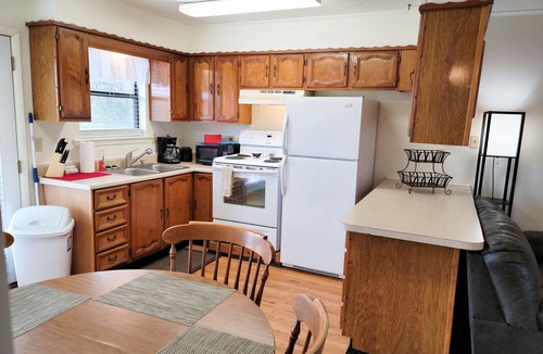Idabel Apartment | Charming 2 Bedroom Duplex Cottage with All Amenities