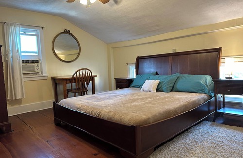 Lansing Other | Charming 2-bedroom farmhouse in Lansing near Ithaca & Cornell w/gorge & firepit