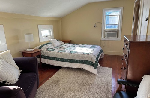 Lansing Other | Charming 2-bedroom farmhouse in Lansing near Ithaca & Cornell w/gorge & firepit