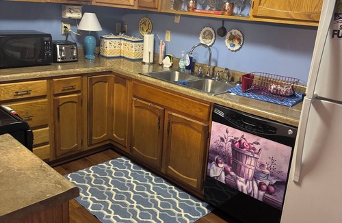 Buchanan Cabin | Charming 2-bedroom Fisherman's cabin next to Paris Landing State Park