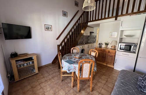 Port Leucate Villa | Charming 2-Bedroom Villa with Terrace, 6 Guests, Near Beach and Port, Fully Equipped!