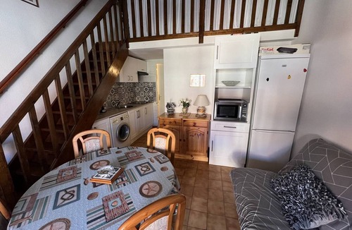 Port Leucate Villa | Charming 2-Bedroom Villa with Terrace, 6 Guests, Near Beach and Port, Fully Equipped!