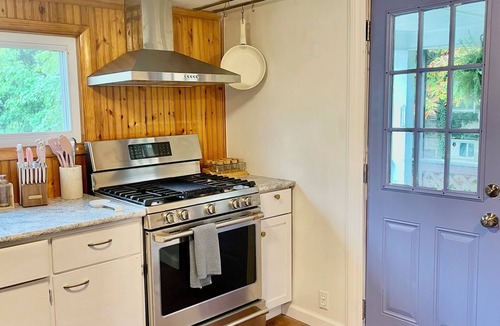 DuBois House | Charming 2-bedroom Gem, Scenic Views + Deck, Fire Pit