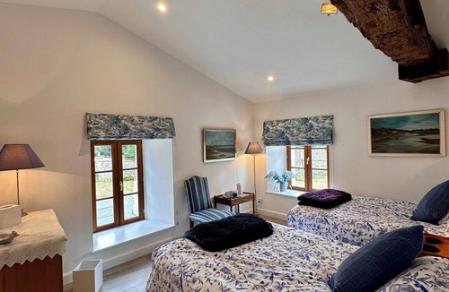 North district Other | Charming 2-bedroom Gite in peaceful Niort - WiFi, 10 mins from City Center