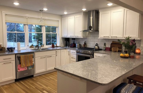 Carbondale House | Charming 2-bedroom house on quiet street in Carbondale