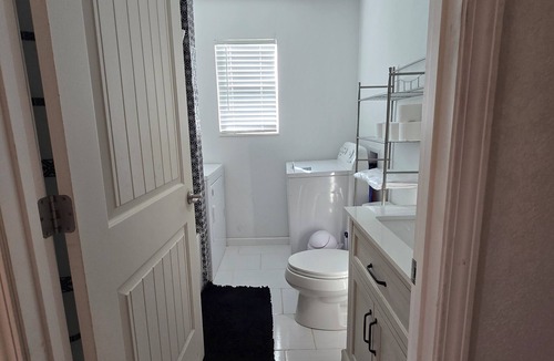 Mannsville House | Charming 2-bedroom house in welcoming Mannsville OK with AC, WiFi