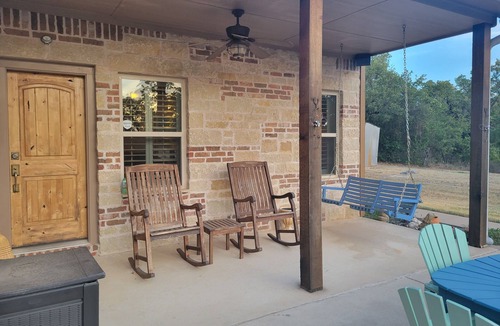 Agnes House | Charming 2-bedroom house on 40 acres in Springtown with pond