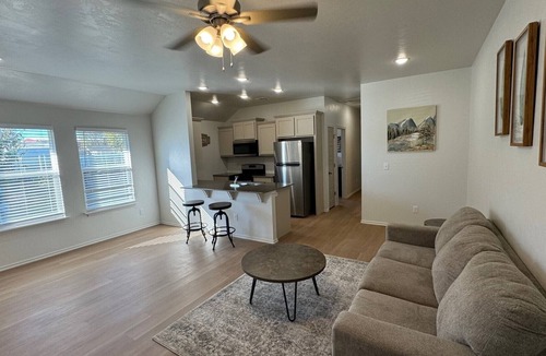 Chickasha House | Charming 2-bedroom house with WiFi, AC in wonderful Chickasha
