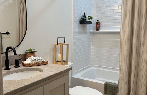 Fairfield House | Charming 2-bedroom house with WiFi, AC in Fairfield